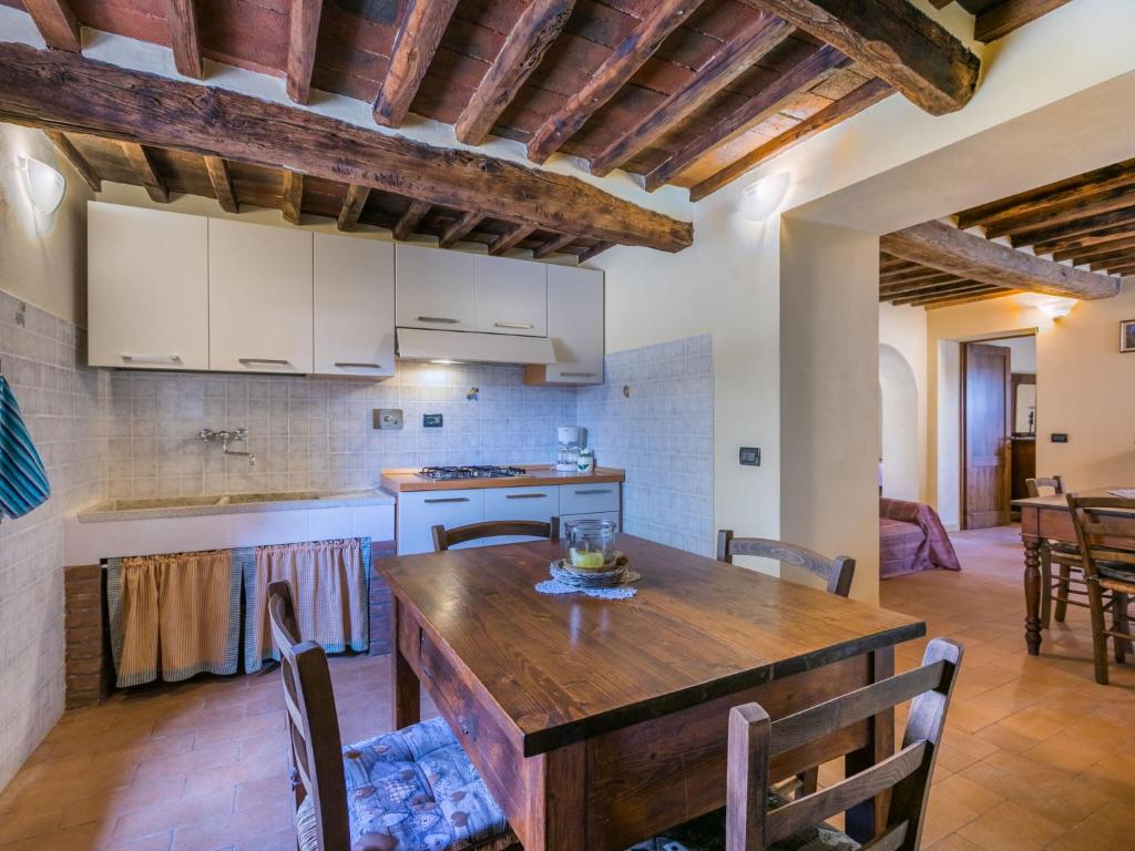 A kitchen or kitchenette at Holiday Home Poggetto Pellegrini by Interhome