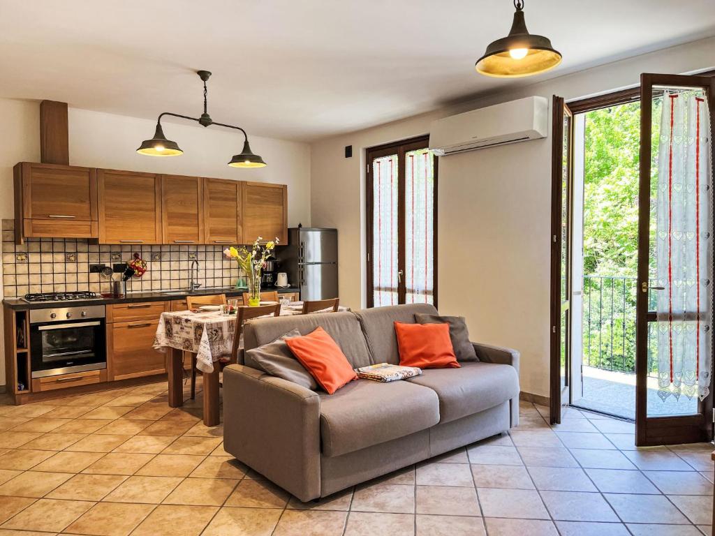 Η κουζίνα ή μικρή κουζίνα στο Apartment Acero - SBO104 by Interhome