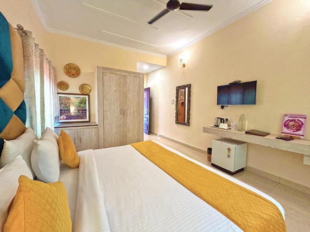 The Neeraj Naturecure On Ganga - Deluxe Room