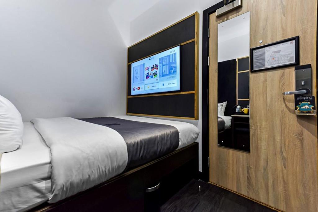 The Z Hotel Trafalgar - Resim 26