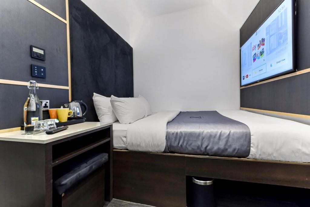 The Z Hotel Trafalgar - Resim 27