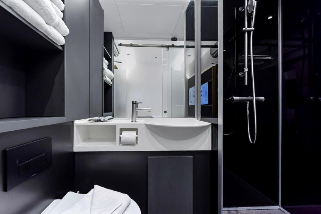 The Z Hotel Trafalgar - Resim 28