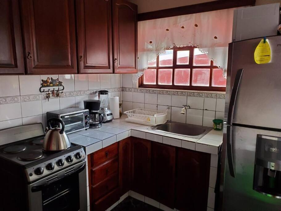 Kuchyň nebo kuchyňský kout v ubytování Sergio's House