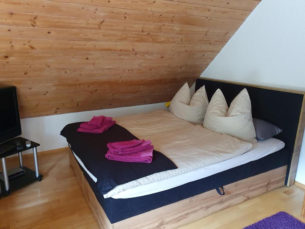 Postel nebo postele na pokoji v ubytování Cornelia Kolpak-Krieger