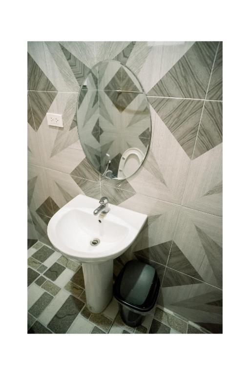 Koupelna v ubytování Alona Princess Suites