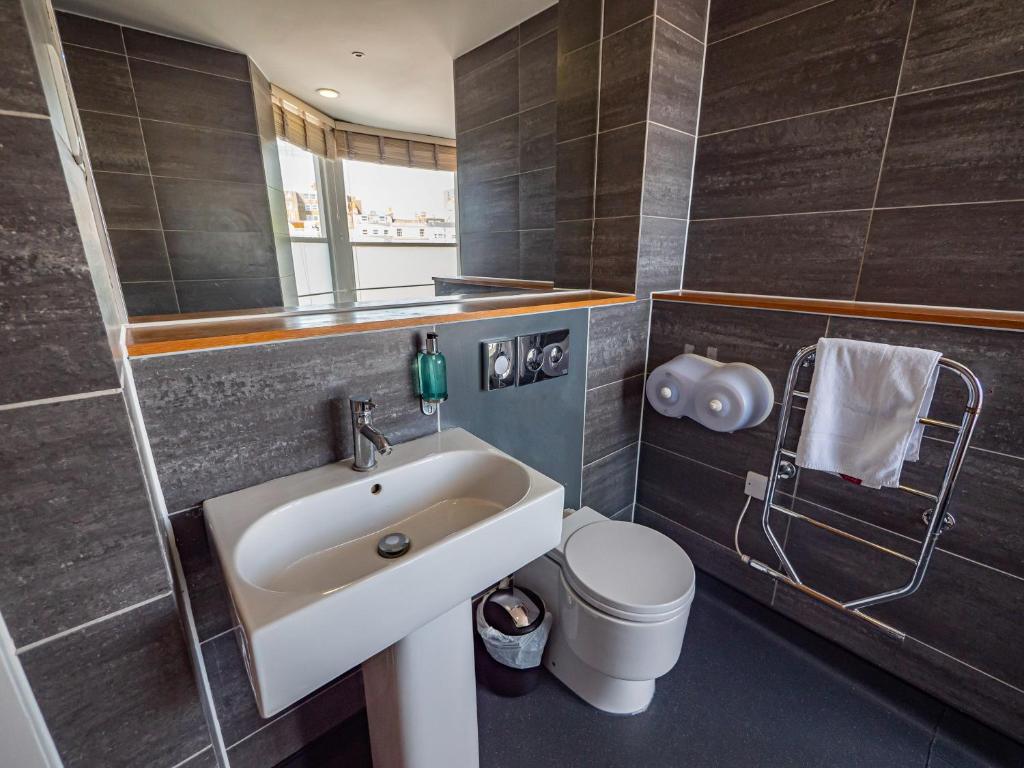 a&o Brighton Beach - Resim 11