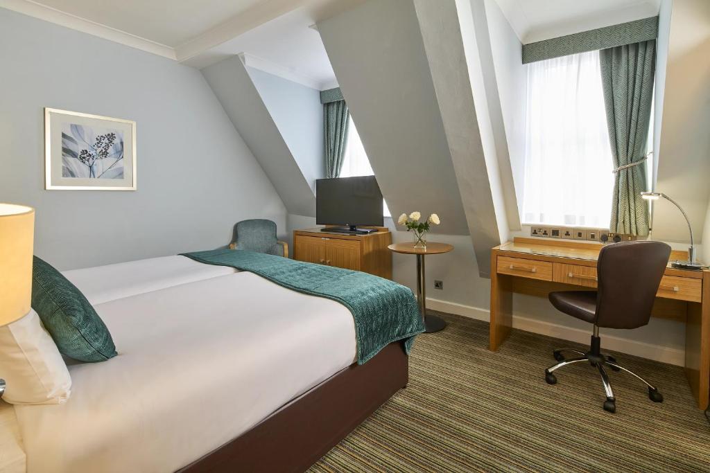 The Rembrandt - Resim 40