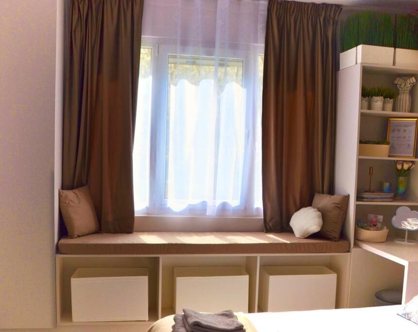 Postel nebo postele na pokoji v ubytování City flat near Bulgaria mall