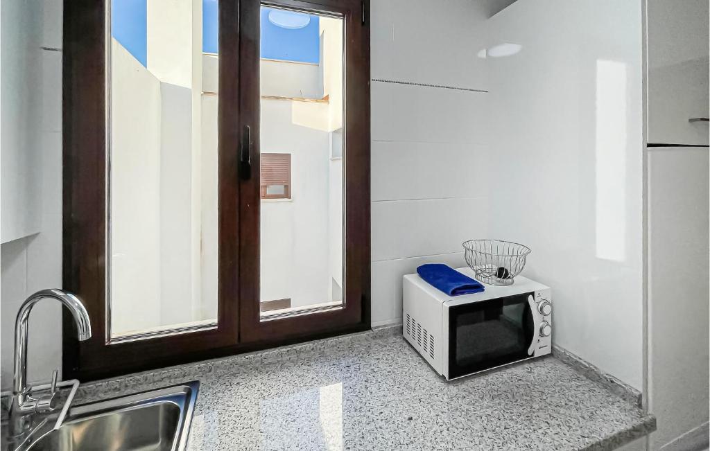 Kép Awesome Apartment In Estepona With Wifi szállásáról Esteponában a galériában