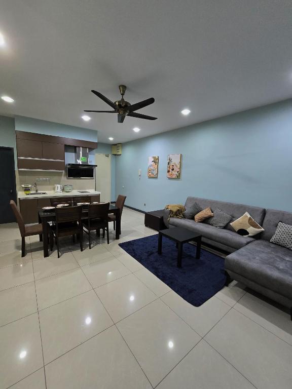 Mari Mari Homestay - IMAGO THE LOFT - Appartement Met Drie Slaapkamers Met Balkon