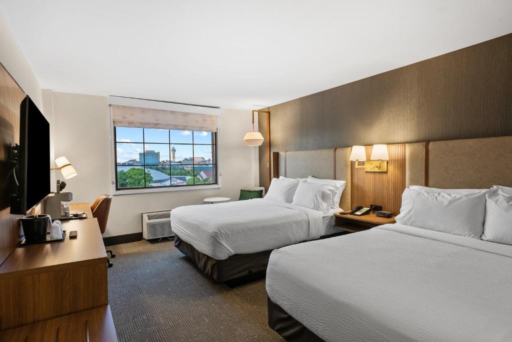 Holiday Inn Niagara Falls State Park Entry, an IHG Hotel - Premium Two Queen Con Vista Skyline Canadese