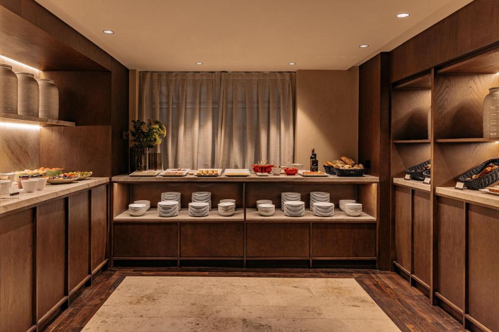 The Caesar Hotel - Resim 19