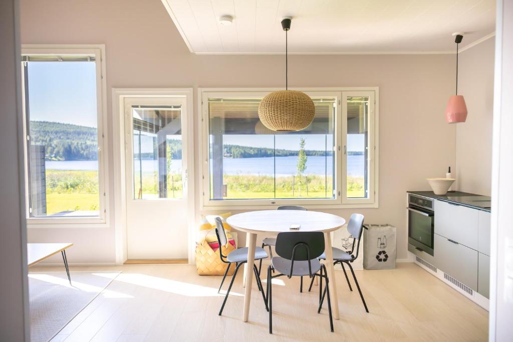 Кухня или мини-кухня в Lake view Vuokatti Apartment
