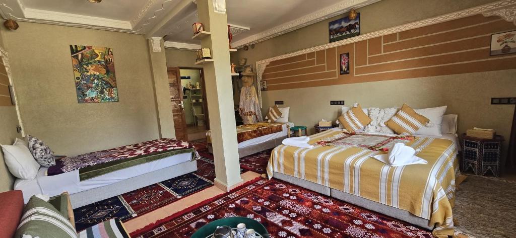 Voodi või voodid majutusasutuse Riad Dar Omar toas