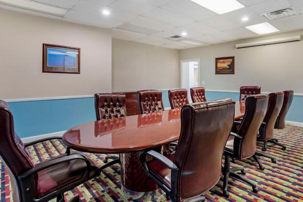 Posezení v ubytování Best Western Rutgers University Hotel