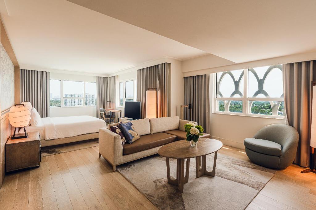 Nobu Hotel Miami Beach - Junior Suite King Bed - Bay View