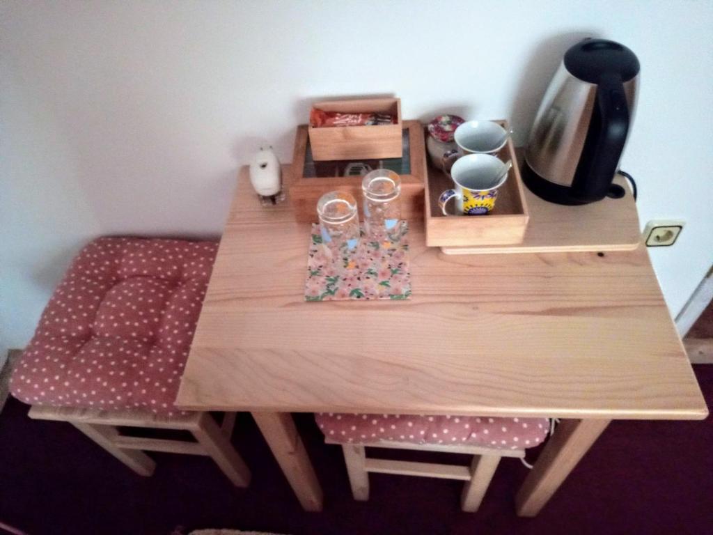 Příslušenství pro přípravu čaje a kávy v ubytování CELINKA rooms