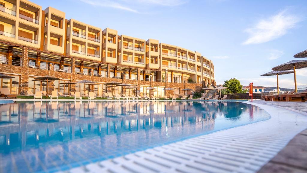 Bazén v ubytování Evia Hotel & Suites nebo v jeho okolí