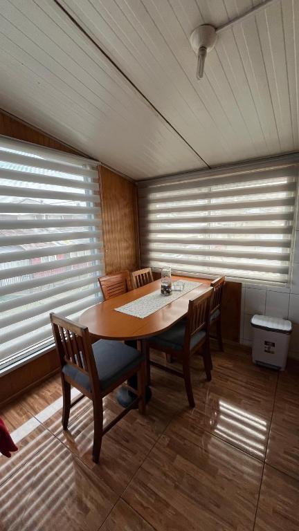 Fotografie z fotogalerie ubytování Cabaña con estacionamiento privado v destinaci Llanquihue