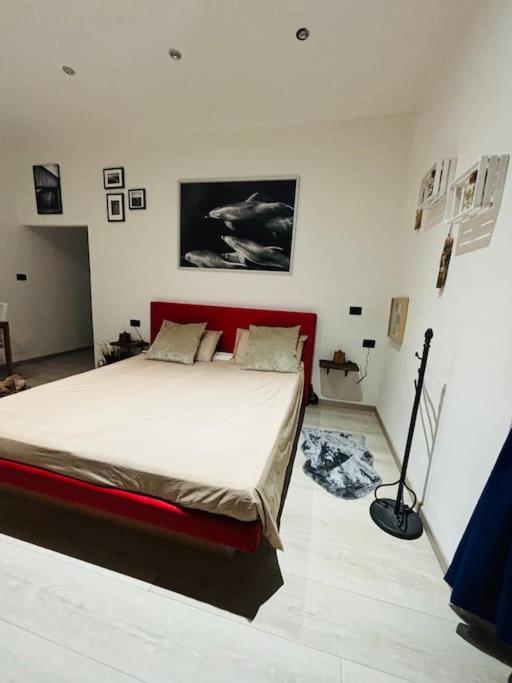 Postel nebo postele na pokoji v ubytování Ocean Suite con letto ad acqua
