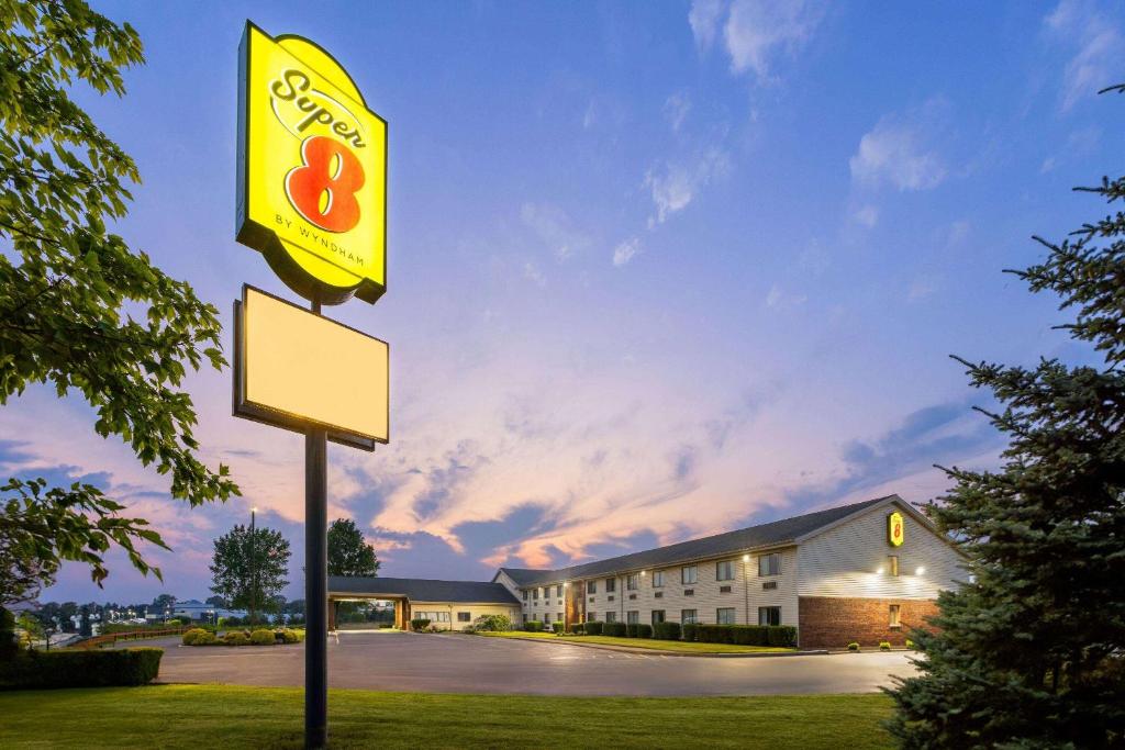 Super 8 by Wyndham Henrietta/Rochester Area, Henrietta (updated 