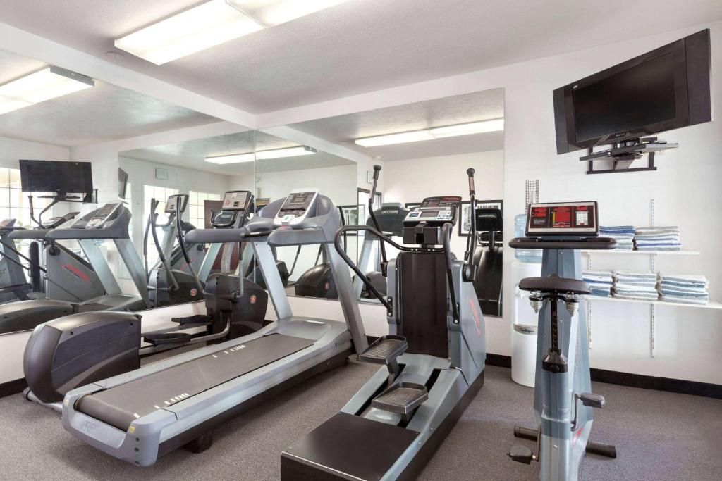 Fitness centrum a/nebo fitness zařízení v ubytování Ramada by Wyndham Moses Lake
