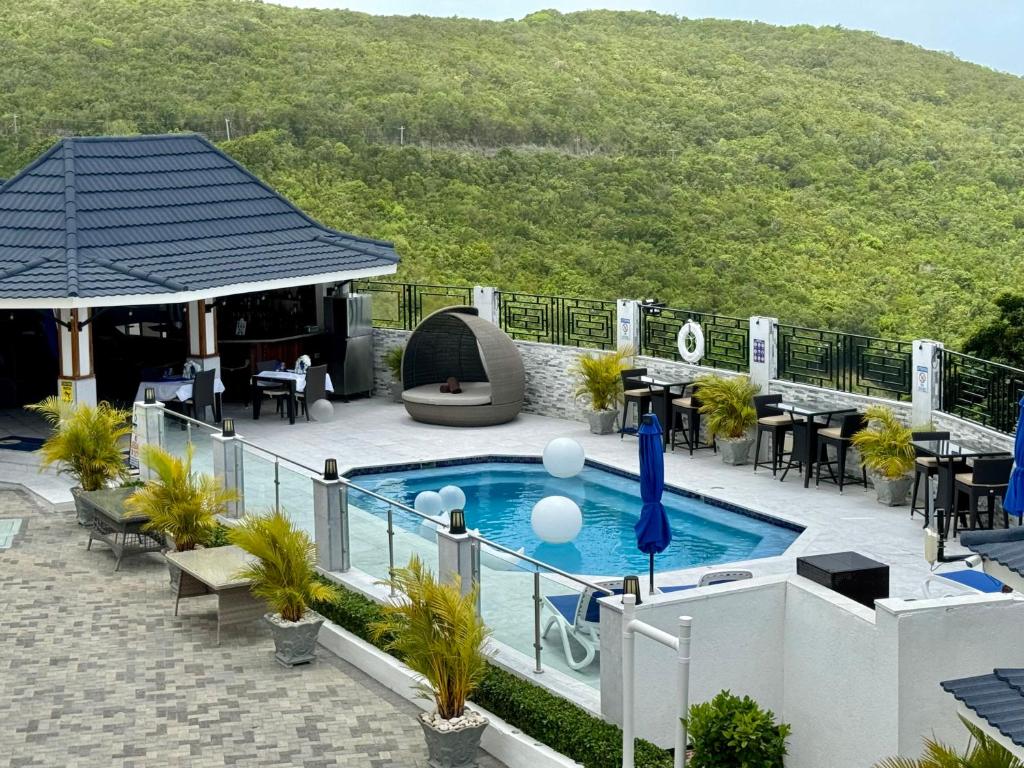 Bazén v ubytování Hospitality Expert BTS 3 - Pool Beach & Bar nebo v jeho okolí