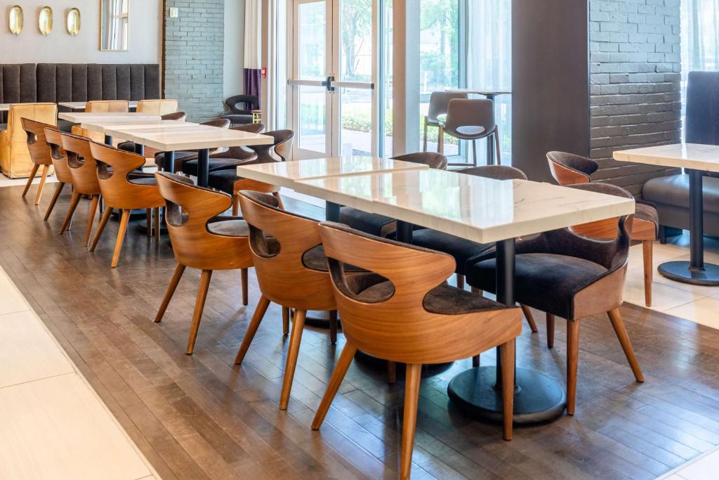 TRYP by Wyndham Savannah photo