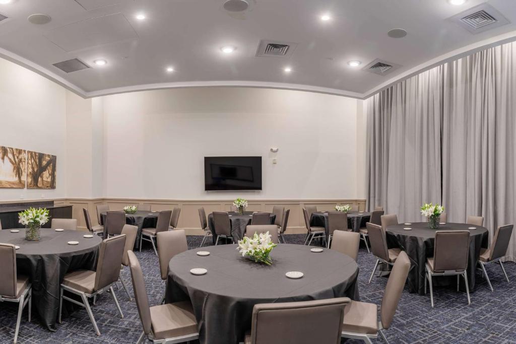 TRYP by Wyndham Savannah photo
