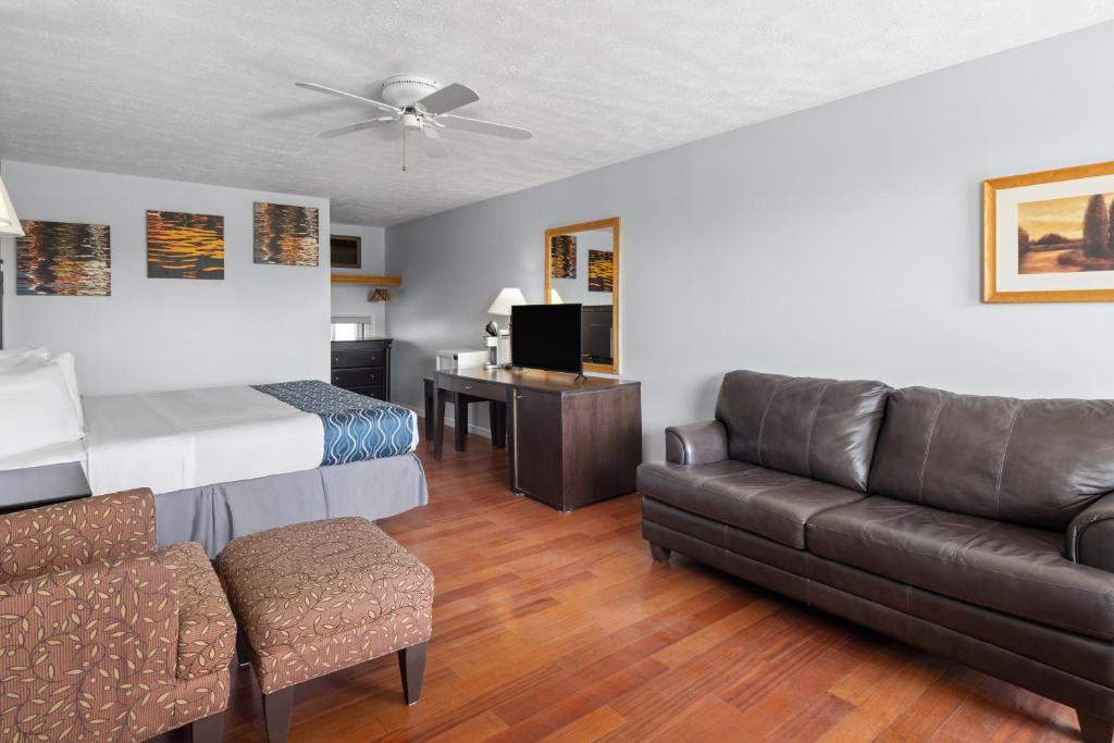 TV a/nebo společenská místnost v ubytování Travelodge by Wyndham Grand Falls