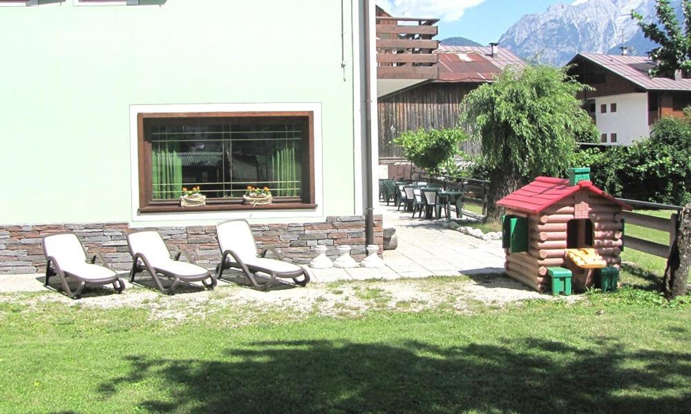 Nespecifikovaný výhled na hory nebo výhled na hory při pohledu z hotelu