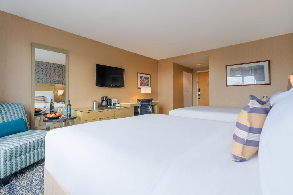 Executive Plaza Hotel & Conference Centre, Metro Vancouver photo