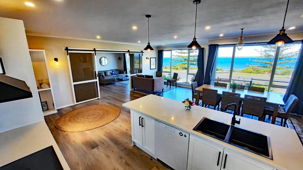 Captains on the Seafront - Wood Fire with Breathtaking sea views photo