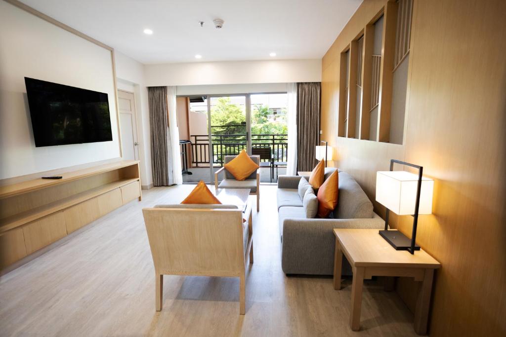 TV a/nebo společenská místnost v ubytování Courtyard by Marriott Phuket, Patong Beach Resort