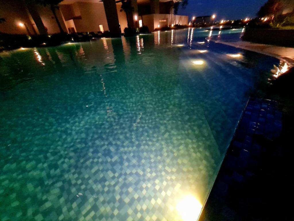 Bazén v ubytování Trio Luxury Suites nebo v jeho okolí