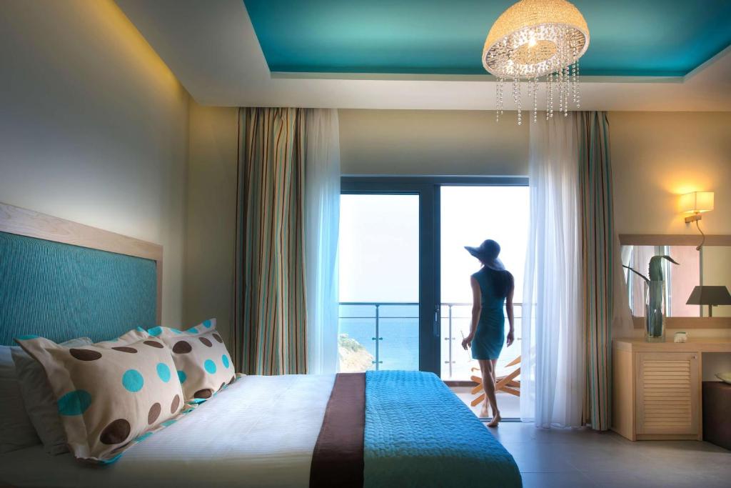 Blue Bay Resort Hotel - Luxury Double Room With Sea View And Private Pool
