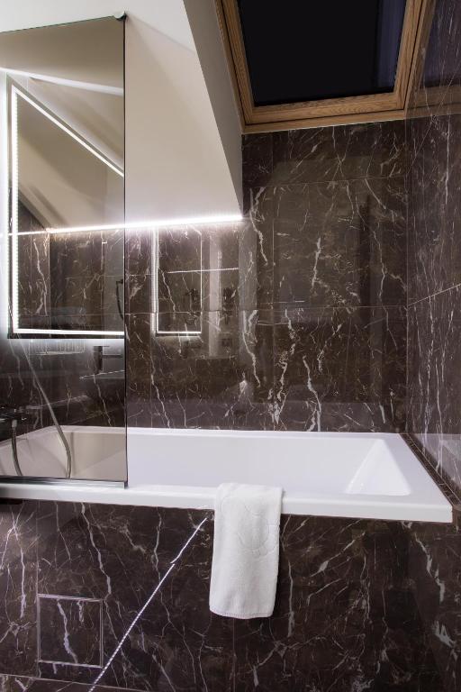 The Fifth Floor by Old Town Hotel - Resim 17