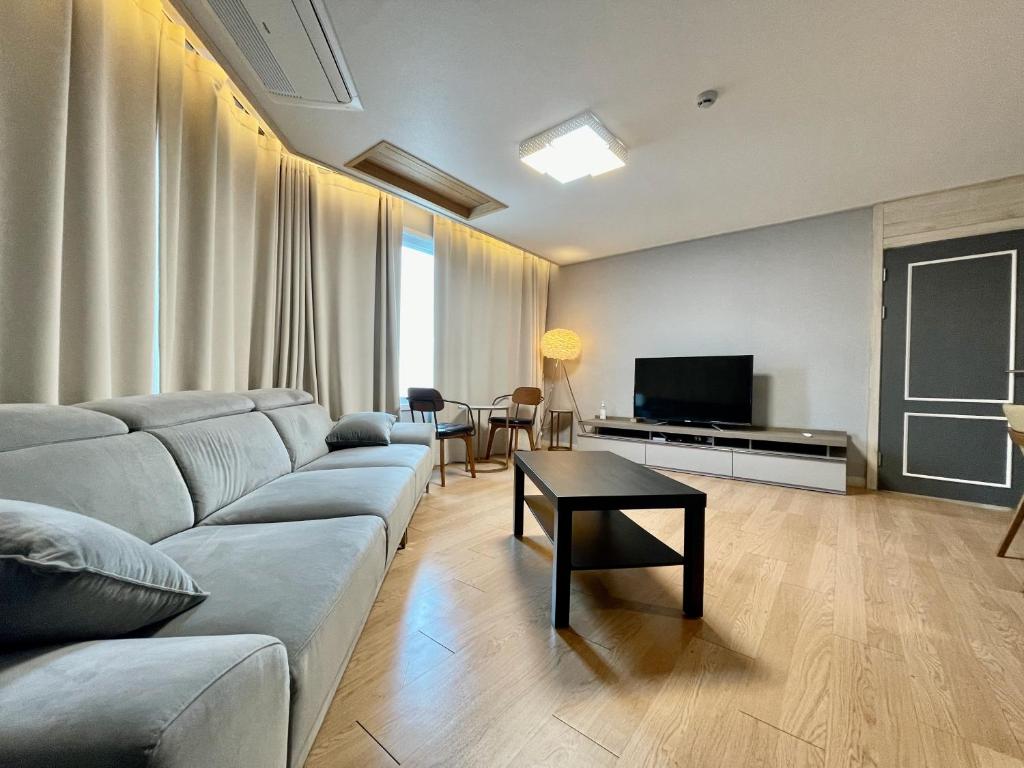 Firenze guest house - 10 mins from Incheon airport, Close to Inspire resort, 10mins on foot from Unseo station_1