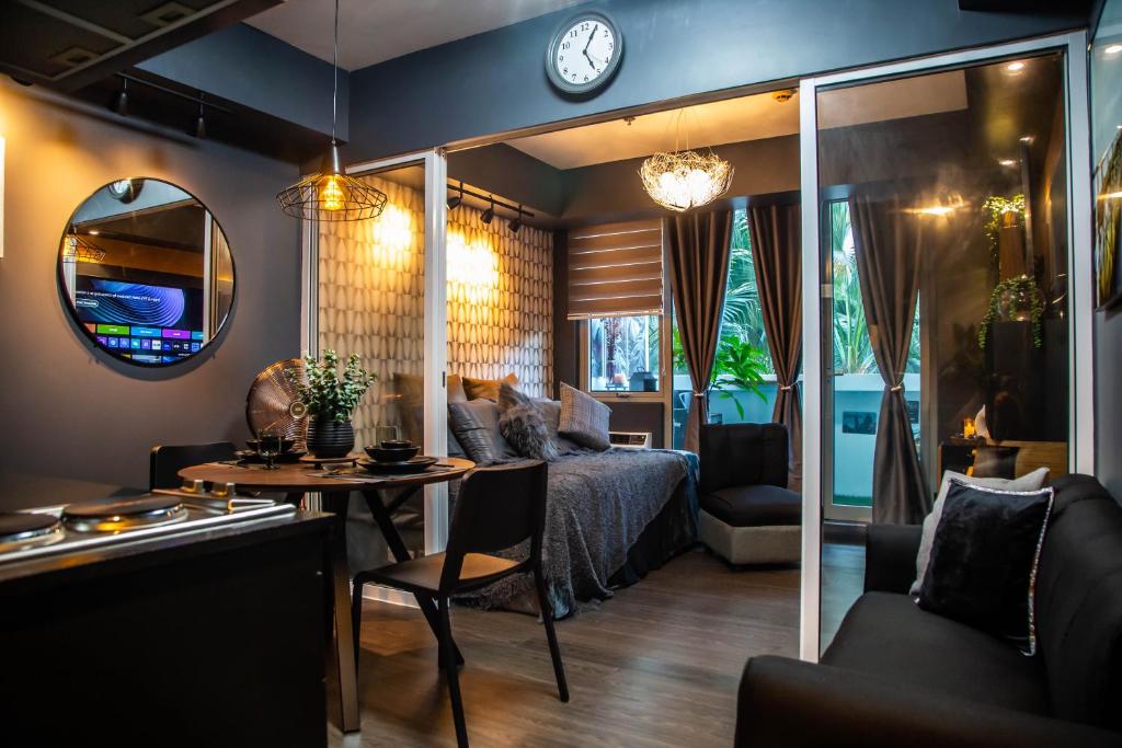 Posezení v ubytování Azure Urban Resort Staycation by Solace Peak 3 1Bedroom with PS4