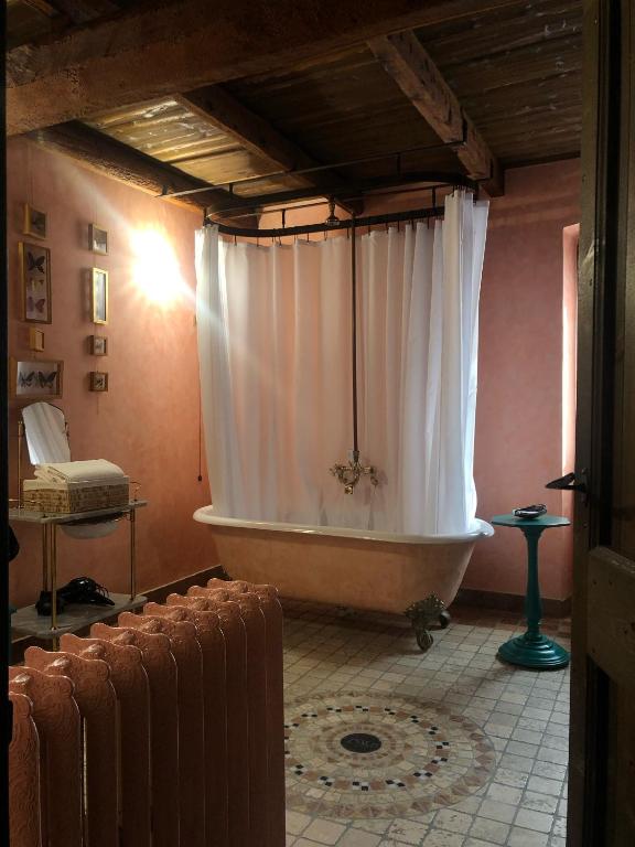 Koupelna v ubytování B&B Cascina Mattarelle