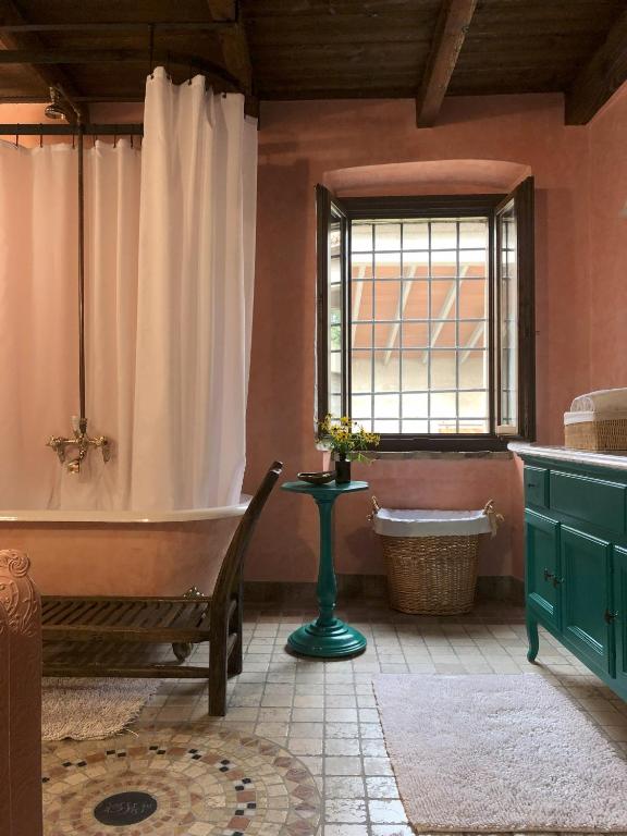 Koupelna v ubytování B&B Cascina Mattarelle