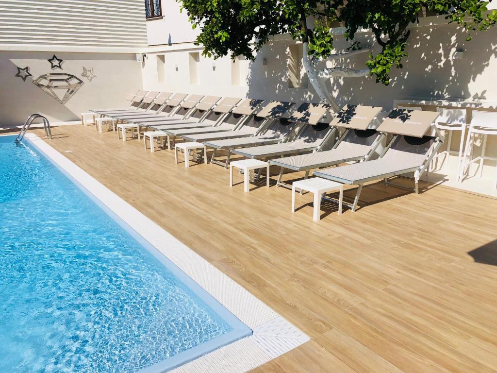 Bazén v ubytování Hotel Smeraldo nebo v jeho okolí