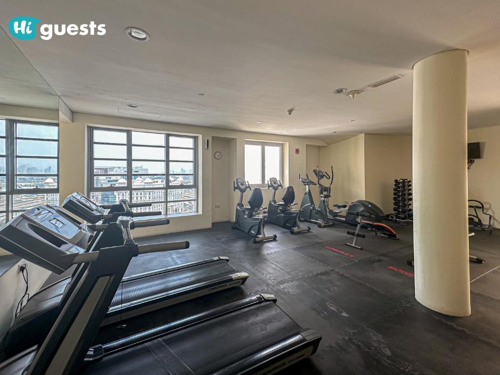 Fitness centrum a/nebo fitness zařízení v ubytování HiGuests - Cheerful Apt With Stunning Views in Port Saeed