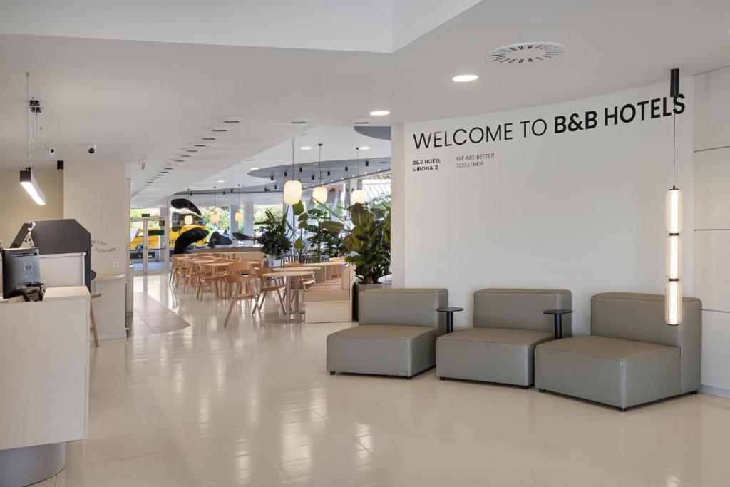 Posezení v ubytování B&B HOTEL Girona 3
