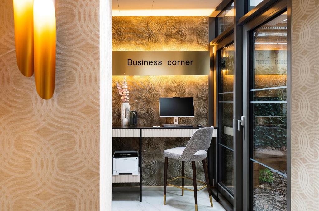 Three Corners Avenue Hotel - Resim 18