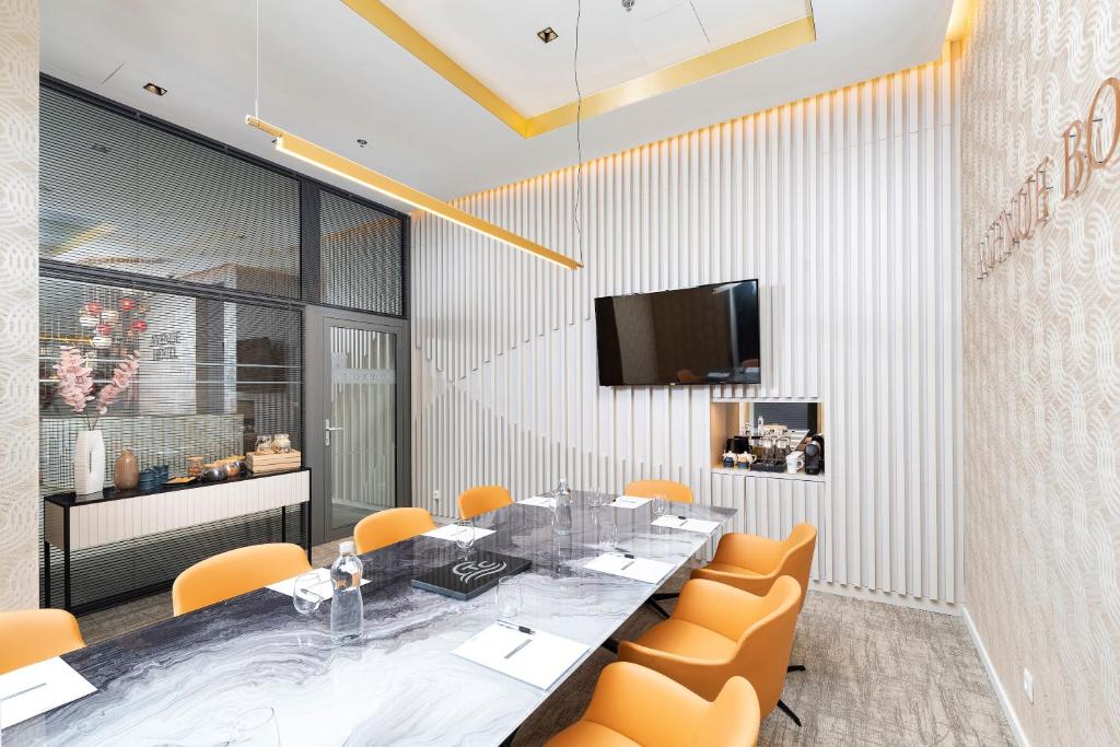 Three Corners Avenue Hotel - Resim 9