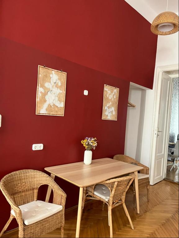 Posezení v ubytování Spacious Apartment near Liget Budapest
