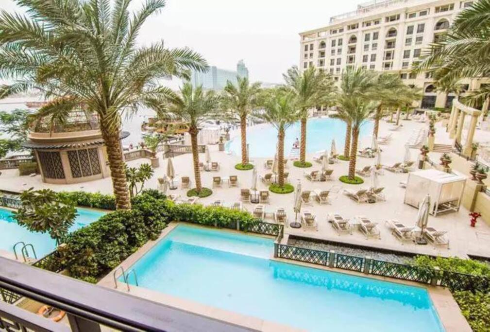 Galeri foto FIRST CLASS 3BR Elegant Palazzo Versace Suite di Dubai