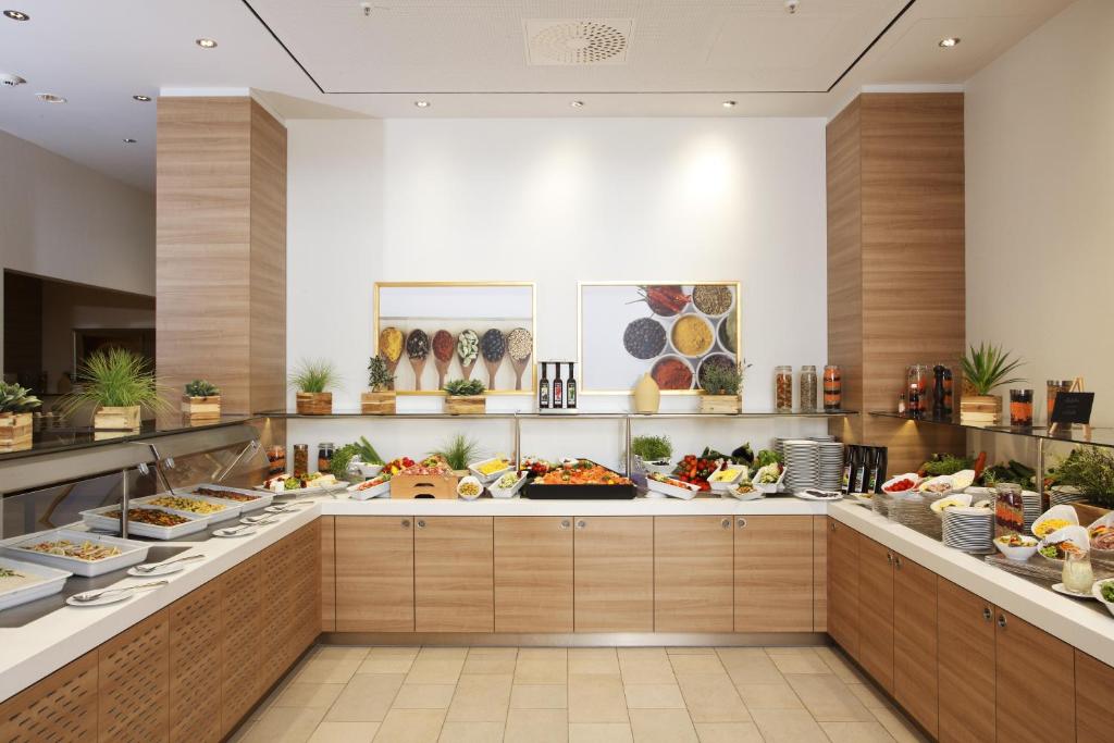 H4 Hotel Berlin Alexanderplatz - Resim 27