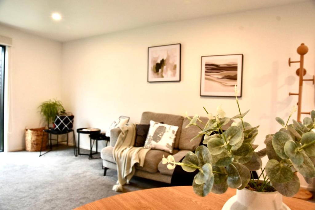 Close to Arena and one kilometer from Railway station onsite EV car park - Resim 17